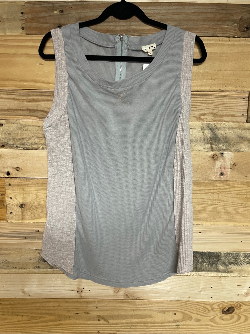 POL size Large Gray Ribbed & Waffle Knit Sleeveless Top with Back Zipper Closure